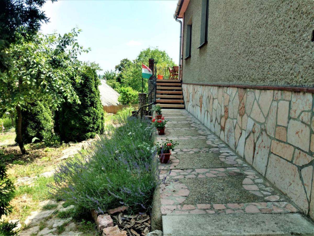 Mór Panorama Apartman מראה חיצוני תמונה